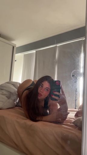 OnlyFans teen shows off her tits