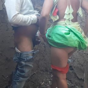 Desi sister-in-law doing mangal in the jungle for the first time sucked land in mouth with brother-in-law in outdoor farm for the first time