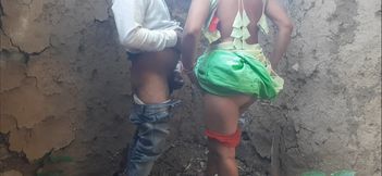 Desi sister-in-law doing mangal in the jungle for the first time sucked land in mouth with brother-in-law in outdoor farm for the first time