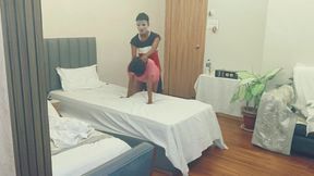Desi Bhabhi in Hotel Sex