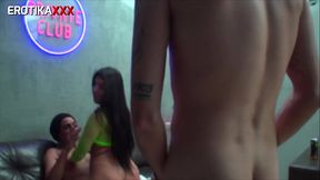 Por tras das c&acirc_meras - Yasmin Muller e Dessa Hot - GANG BANG - EROTIKAXXX