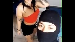 Voy a casa de mi novio por su cumplea&ntilde_os y me graba chupandole la polla hasta follarme el culo, terminamos con rico anal y tragada de leche