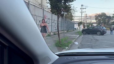 PEDÍ A CALCINHA DA NOVINHA NA RUA