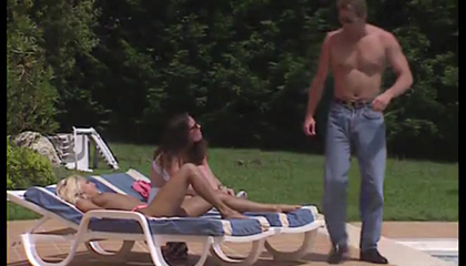 Hannah Turlington and Natacha. Trio %22a la Cote d%27Azur%22
