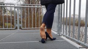 I lose my Jimmy Choo shoe on a rainy day HD mp4 1920x1080