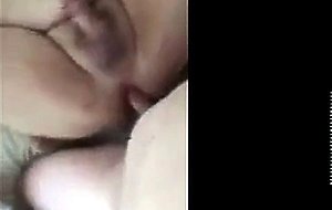 how the bear eats it