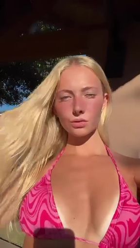 Teen onlyfan shows off her tits