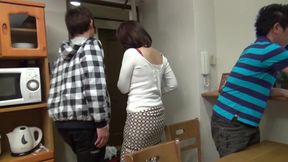 50S Big-breasted and Big-assed Stepmother Game - Shows off Her Body to Tempt Her Stepson’s Crotch - Numata Sae_part2
