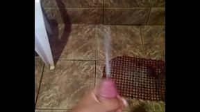 Punheta jorrando leite . big cumshot