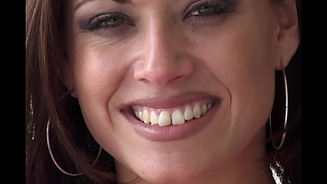 Dillan Lauren loves gaping her anus