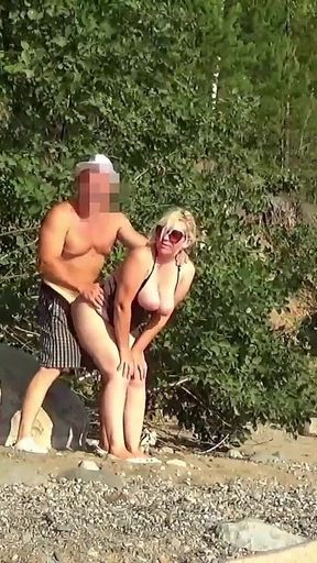 Pickup Sexy MILF on Coast