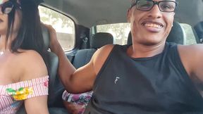 fui entrevistado pela, bianca naldy , no carro e a safada me chupou e me deu o cu dentro do carro