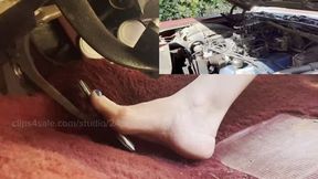 Watch me REV while my mechanic WORKS!