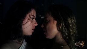 Intense kisses on a sexy night!