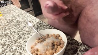 Dangled Bodybuilder Drizzles Numerous Money-shots Into Cereal
