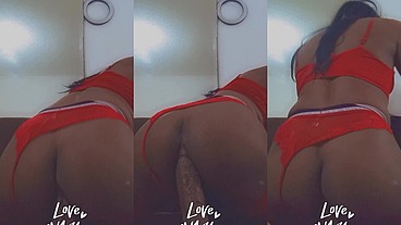 Pamzinha cavalgando gostoso