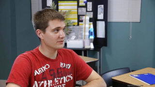 Suihinotto, masturbaatio, siemensyöksy, ilman satulaa – nuoret laihat opettajamiehet, iso kulli nussussa perseeseen