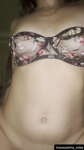 She Woke up to Masturbate Me and Give Me Her Hot Pussy