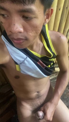 Outdoor Pinoy Twink Hook up- Wanking, Deep Blowjob & Mouth Cumshot