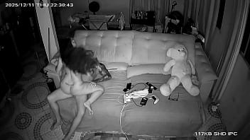 Por essa o corno n&atilde_o esperava mulher &eacute_ pega com o meio irm&atilde_o fudendo na casa do marido