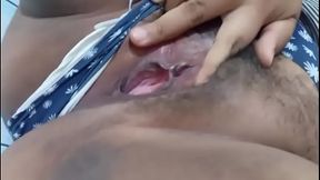Mi cu&ntilde_ada se graba masturb&aacute_ndose y me env&iacute_a el video