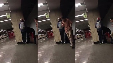 Fiz pegacao na plataforma do metrô em público