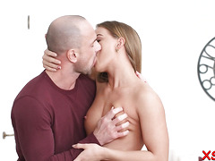 Mouthwatering brunette sweetie Jenny Manson engulfs dangler