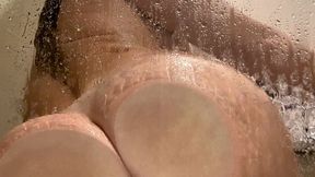 Laila peachy farting in the shower all steamy and stinky