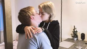 GrabFuck - Hairdresser at home. Paid with sperm
