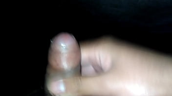 Masturb&aacute_ndome en el ba&ntilde_o