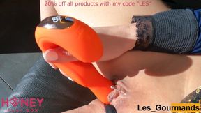 With a Honey Joy Playbox Sex Toy I Play with My Clitoris and My Pussy to Make Me Cum While Quivering