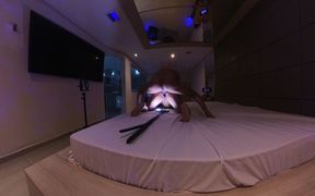 Mature Muscular Huge Clitoris VR Bonus