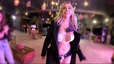 Posi&ccedil_&atilde_o 69 esquentando tudo antes de foder essa gostosa de lado.