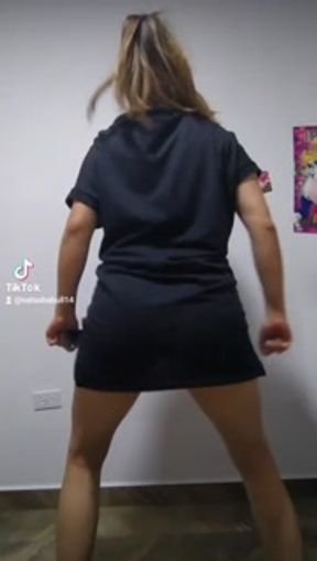 NSFW TikTok 18+ Dance Sex (Bella Poarch - Build a B*tch)