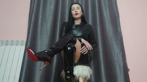 Mesmerized by your bo$$-custom