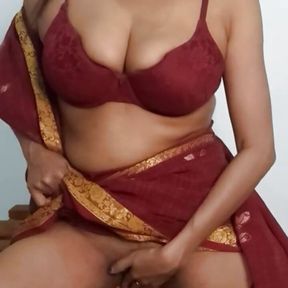 Indian maid Masturbation with Saree juicy pussy with Big Boobs