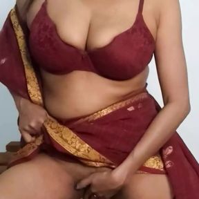 Indian maid Masturbation with Saree juicy pussy with Big Boobs