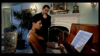 Mike Angelo penetra Candy Strong e Sofia Gucci com seu enorme pênis