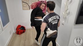 4k i caught a girl burglar try to escape fighting with kicks