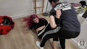 4k i caught a girl burglar try to escape fighting with kicks