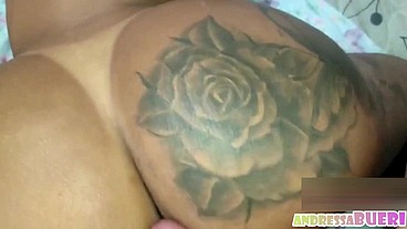 GOZOU EM CIMA DO MEU RÊGO ENQUANTO ME COMIA DE QUATRO DANDO A BUNDA BEM GOSTOSO PRO MACHO PAUZUDÃO