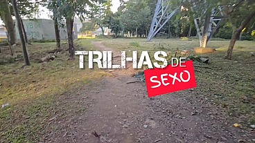 O que os homens fazem quando estão longe de suas esposas? Eles comem o cu de outros homens para fortalecer a amizade e aliviar a tesão.