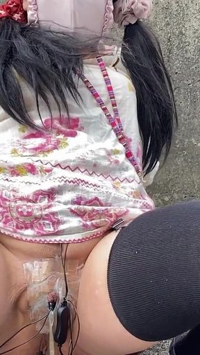 No. 252 Outdoor “doggy Pose” Pee