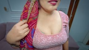 Desi Haryanvi Stepmom Gets Cum on Face by Her Stepson When She Were in Periods