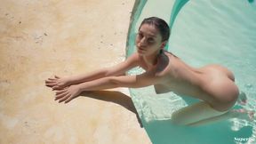 Superb teen girl erotic solo