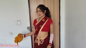 I Was cleaning the house, I was on the boss and my pussy was hurting a lot, my boss give me relief, Full Maid Sexy Video