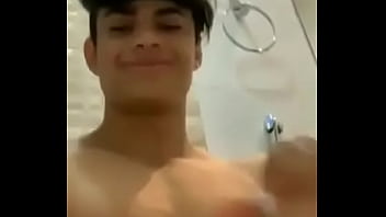 Novinho do tiktok gozando gostoso