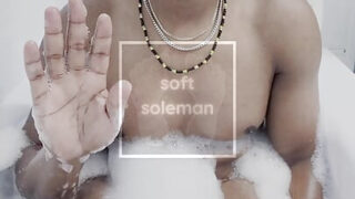 Czarny, prysznic, łazienka – film z perspektywy dojrzałej, czarnej kanadyjskiej gejowskiej dziwki, ruchającej swój tyłek