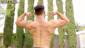 Rippling Muscle Thicker Than Ever: Zacks Live Solo Show – GayHoopla