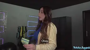 Muscular Fitness model fucked in my Gym - Public Agent